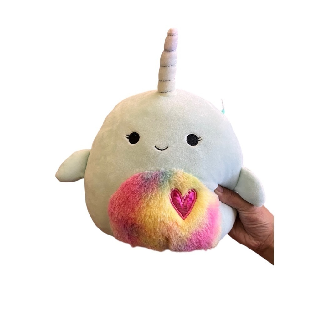 Niema the narwhal valentines Squishmallows NWT **read description**